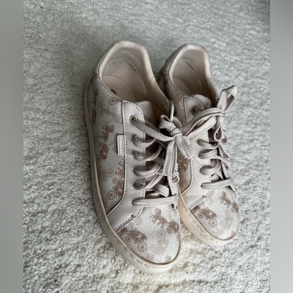 Coach - Picture 3 of 3